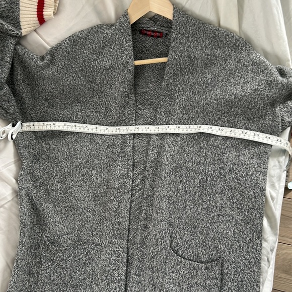 Cardigan tunic, ladies open front, light gray with ivory and red hem /cuffs,L/XL - Picture 5 of 6